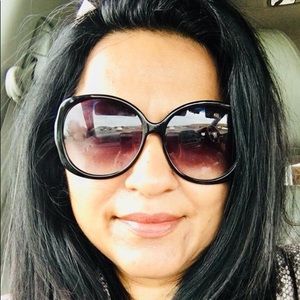 Meet your Posher, Bela